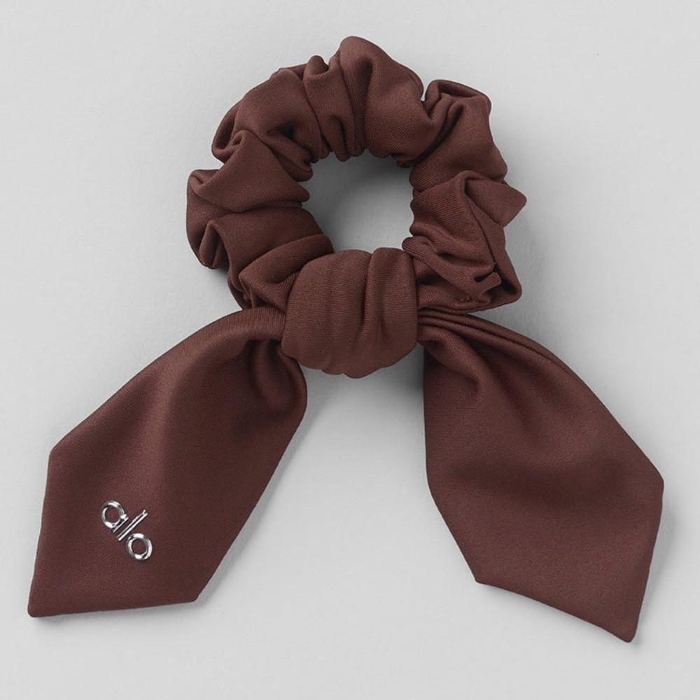 Alo Airlift Rhythm Scrunchie NWT Brownstone